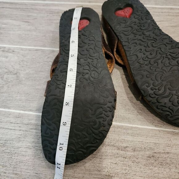 Think! Leather Sandals - Picture 15 of 16